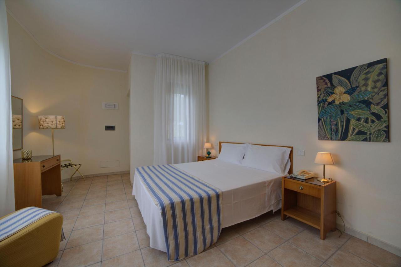 Hotel Sporting Vasto Buitenkant foto