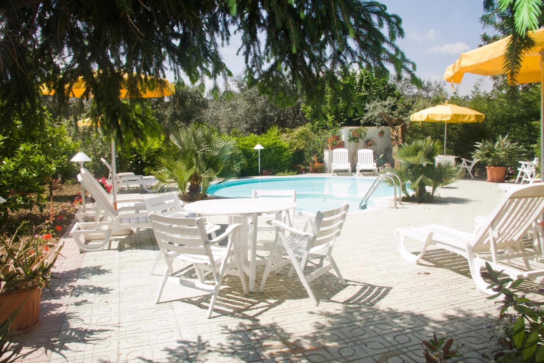 Hotel Sporting Vasto Buitenkant foto