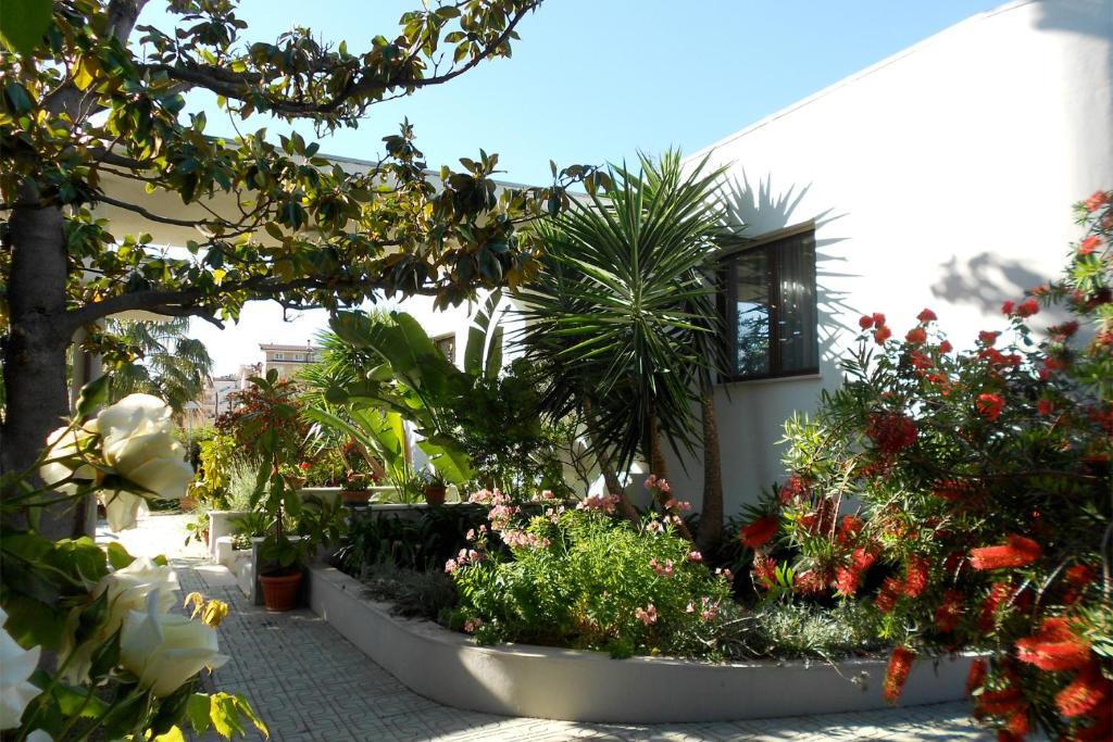 Hotel Sporting Vasto Buitenkant foto